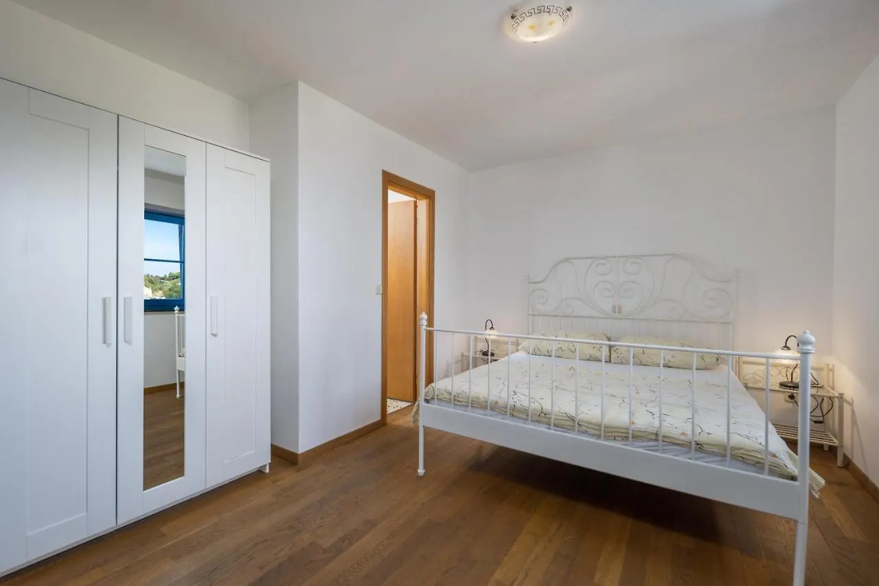 Villa Lapida Supetarska Draga