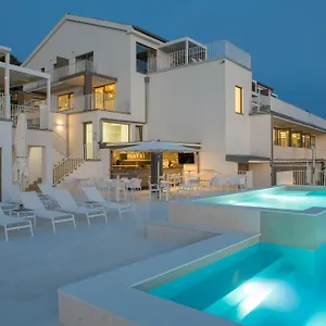 Apartman Zlatni Zalaz,apartments,supetarska Draga, Supetarska Draga